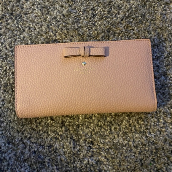 New Kate Spade Spencer Bifold Wallet - light pink with Bow. Barbie pink! - Picture 2 of 8